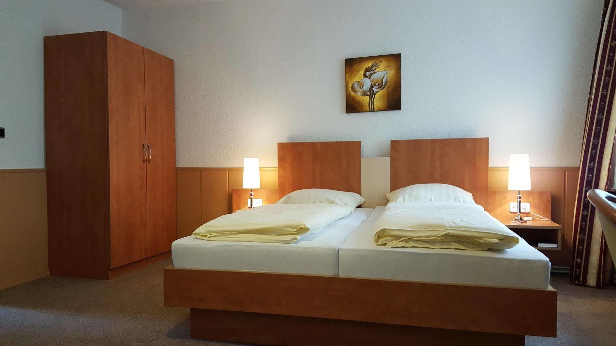 Waldhotel Zur Holzmuhle Eldagsen Buitenkant foto